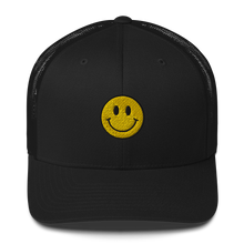 Load image into Gallery viewer, Smiley Trucker Hat
