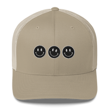 Load image into Gallery viewer, Smilezzz Trucker Hat